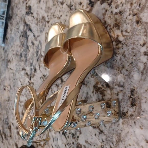 STEVE MADDEN LAUDRE METALLIC GOLD ANKLE STRAP PLATFORM JEWELED HEELS SIZE 9, 9.5